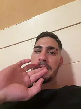 Activazo1998 webcam
