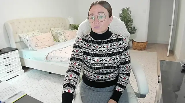 Vika73 live cam