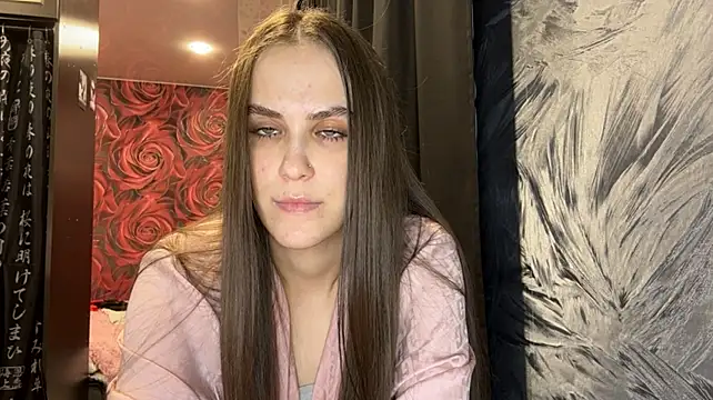 Live webcamthumbnail van MayeRutley met #teens, #hd en #new