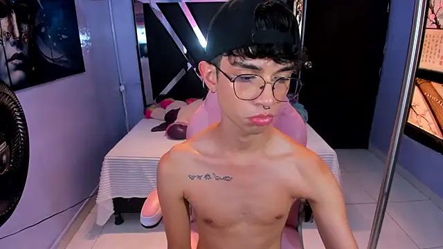 LiamHeatx live sex cam