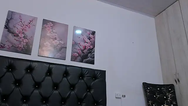 Tamar4_f00x live cam on StripChat
