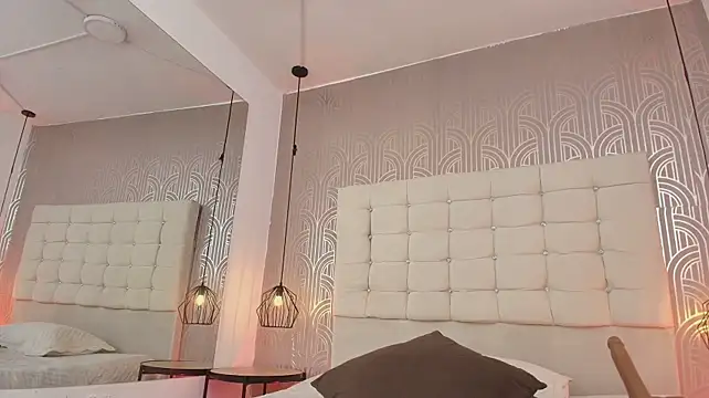 Ariana_CellFg live cam on StripChat