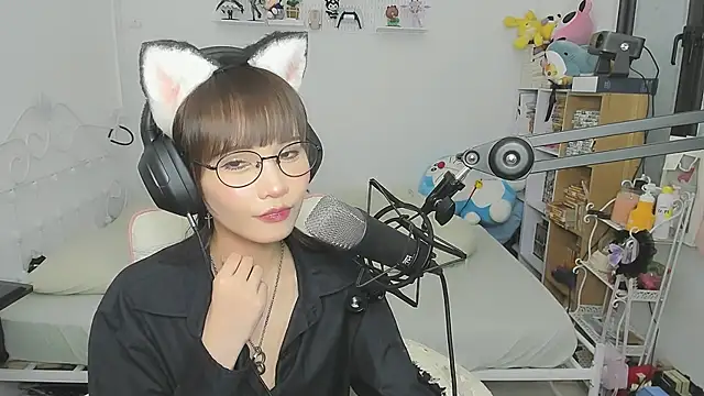 NeKo-nEk0-niI live cam on StripChat