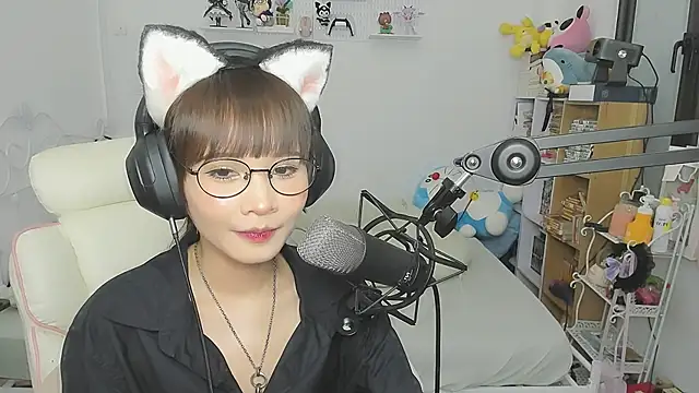 NeKo-nEk0-niI live cam on StripChat