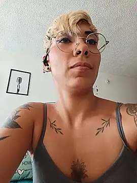 MiaMorgan_ webcam