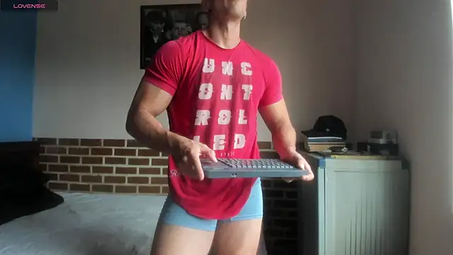 justinkarter (M young) - naked and hard cock! iG:JUSTIN.KART!