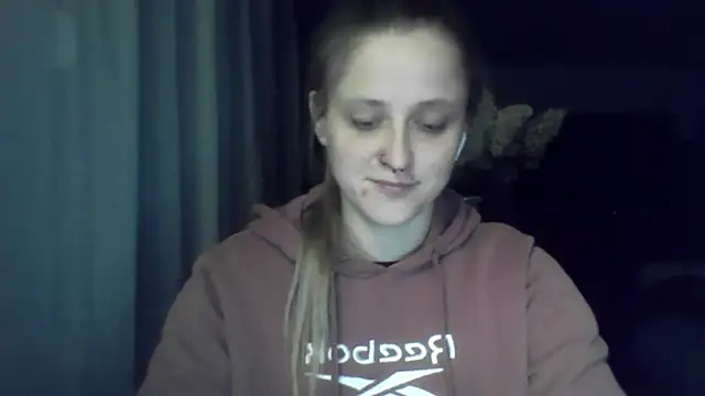 LeaWetGirl webcam