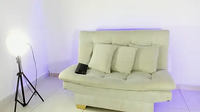 ArohomLester_