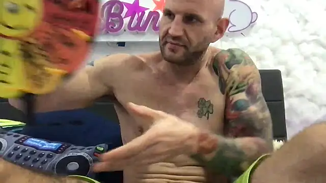 brianomally webcam