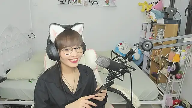 NeKo-nEk0-niI live cam on StripChat