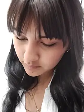 Emily-7 live sex cam