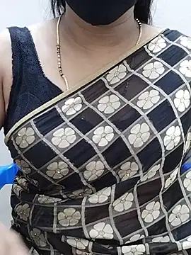 Tamil-HoneyQueen