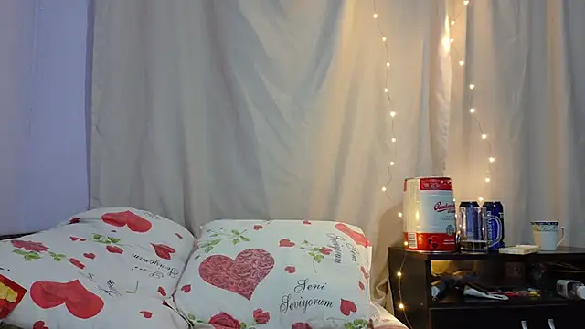 SweetMaddy888 live cam on StripChat