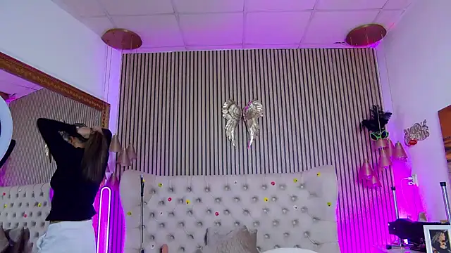PlayfulShow live cam on StripChat