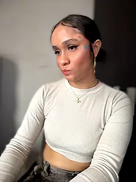 Isabella-Teen