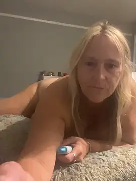 Blondnboujee53