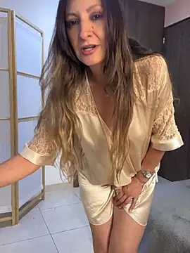 antonnella_2 (F mature) - will you make me cum today