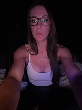 LeaSchmitt live cam on StripChat