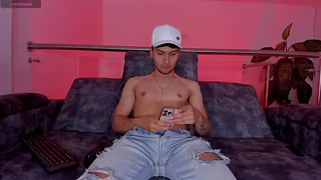 Valerio_James7 webcam
