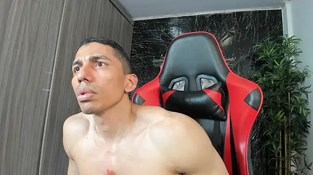 Erik_castle