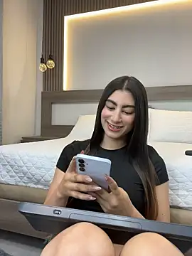 evelyn_hills