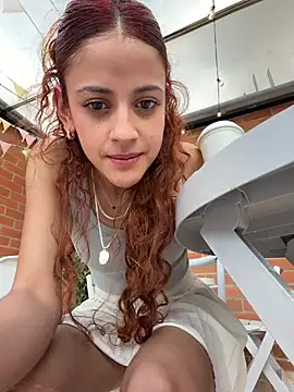 alana15's live room