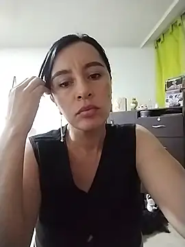 hailey85 live cam on StripChat