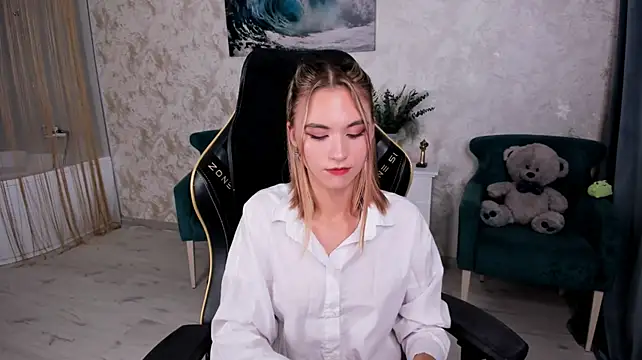 EllaCurtis