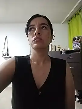 hailey85 live cam on StripChat