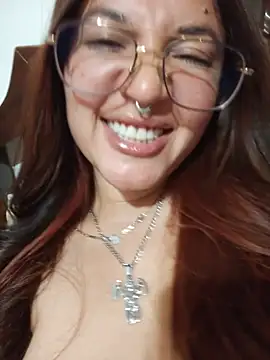 samm_curvy