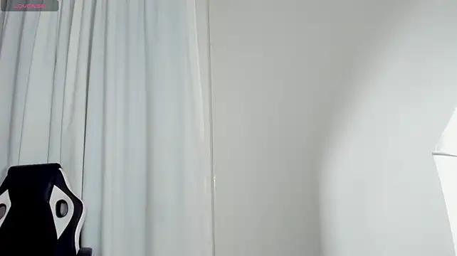_Emmaa_Queen_ live cam on StripChat