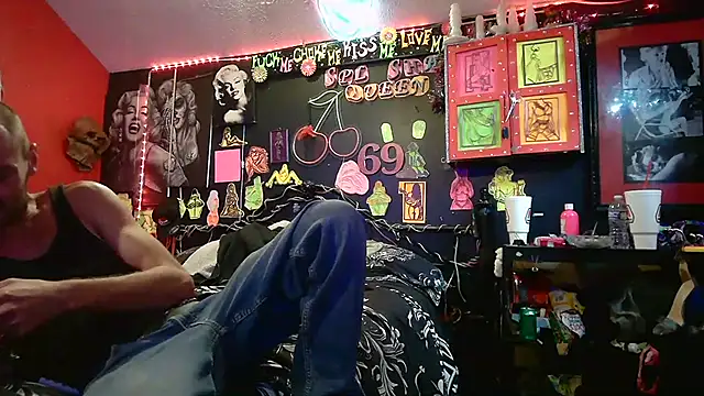 daddyandsplashqueen (Ask my age) - Flash titties