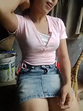 Thobaby112 live cam on StripChat