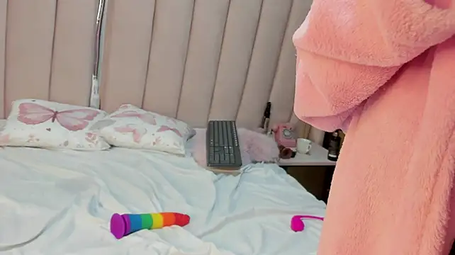 Katty_Brunette7