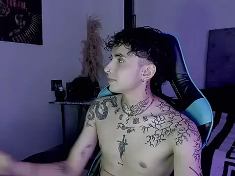Zack_BC33 live cam on StripChat