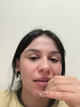 Daniela-rosee live cam on StripChat