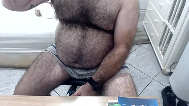 MysterBearMG live sex cam
