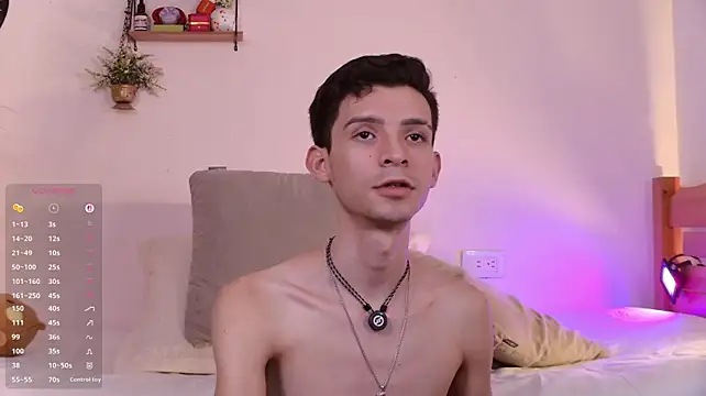 VicenteFerrer live cam on StripChat