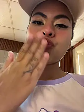 Eva_Feller69
