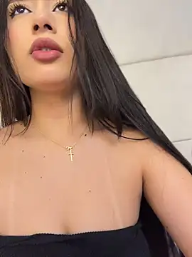 IvonneOwen live cam on StripChat
