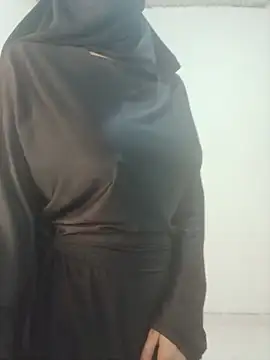 aisha-faraah live cam on StripChat