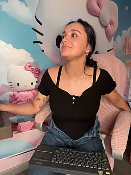 Canela_LS live cam on StripChat