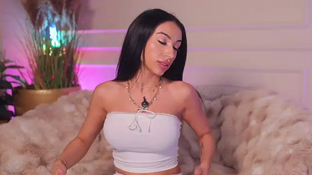 Anais_Bloom live cam on StripChat
