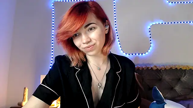 olivka-flower live cam on StripChat