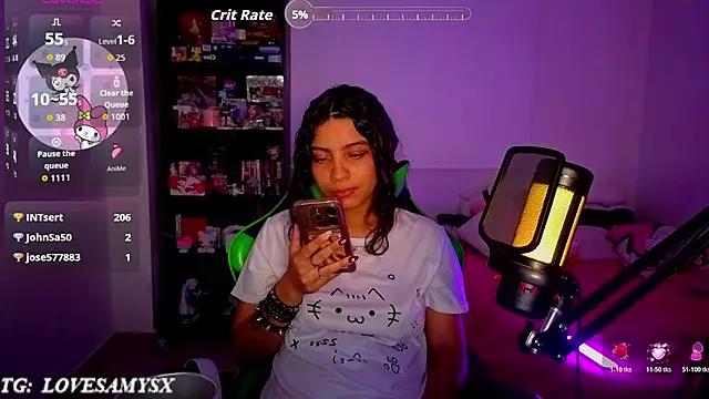 Lovelyamyy live cam on StripChat