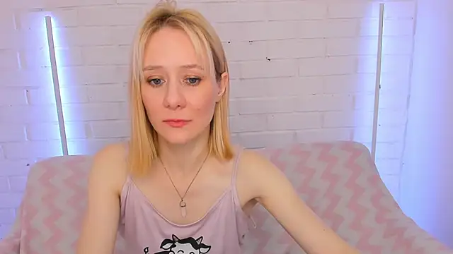 NikaBond live cam on StripChat