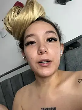 alaia_princess (F young) - open ass