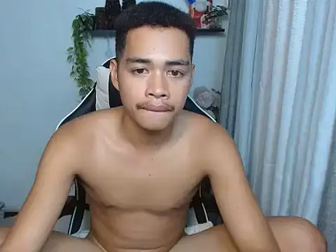 curlyasian_njxx