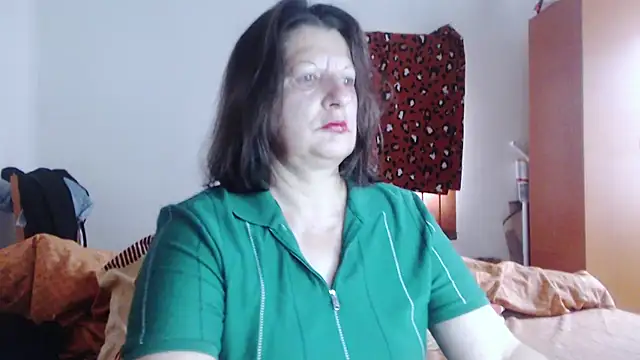 ExtasyMature live cam on StripChat