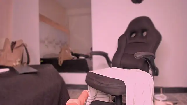 Emmily_Savage